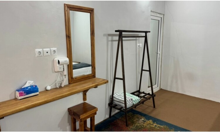 رزرو بوم‌گردی رامش (اتاق مروارید)