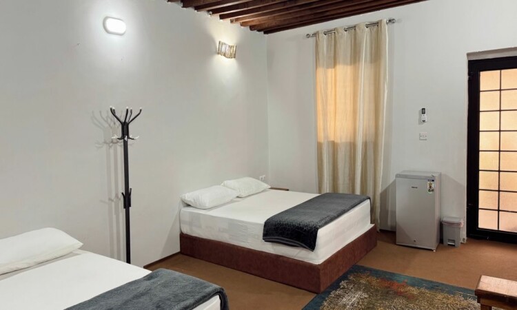 رزرو بوم‌گردی رامش (اتاق توتیا)