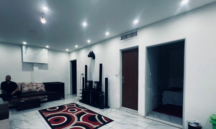 فيلا للإيجار مع مسبح في بيض مجنون