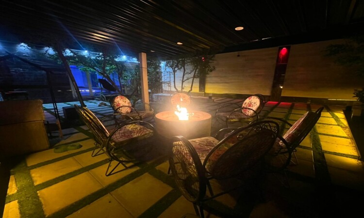 فيلا للإيجار مع مسبح في بيض مجنون