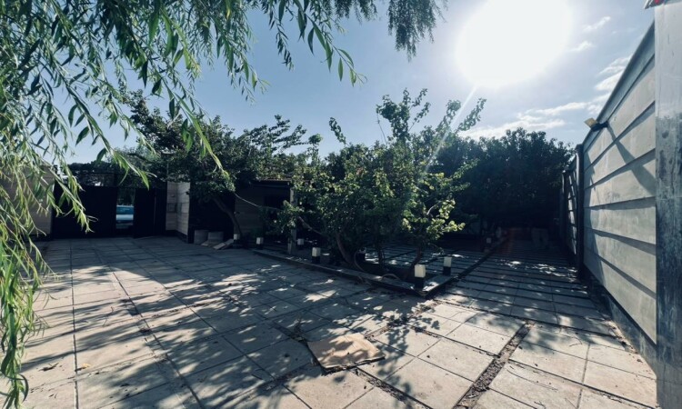 فيلا للإيجار مع مسبح في بيض مجنون