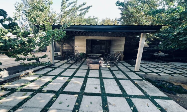 فيلا للإيجار مع مسبح في بيض مجنون