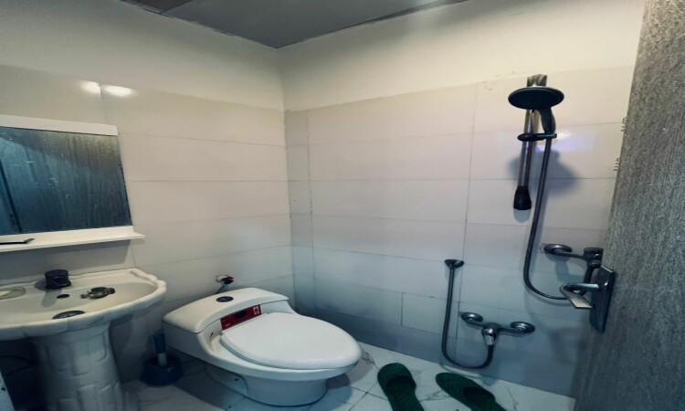 فيلا للإيجار مع مسبح في بيض مجنون