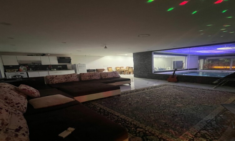 فيلا للإيجار مع مسبح في بيض مجنون