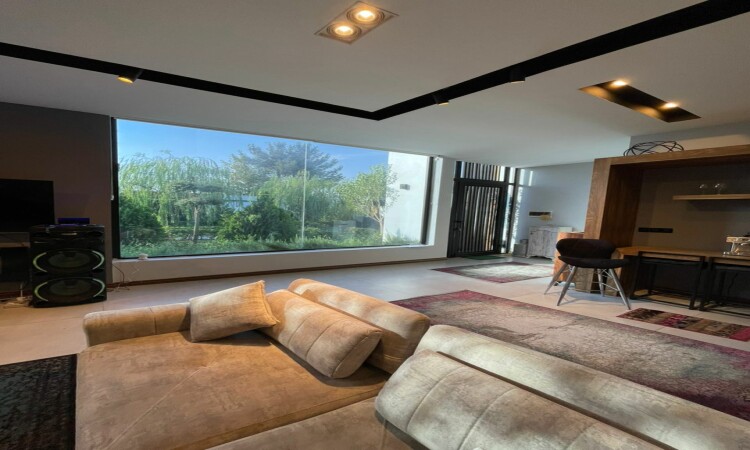 استئجار فيلا مع مسبح في سراي زاوي، طهراندشت