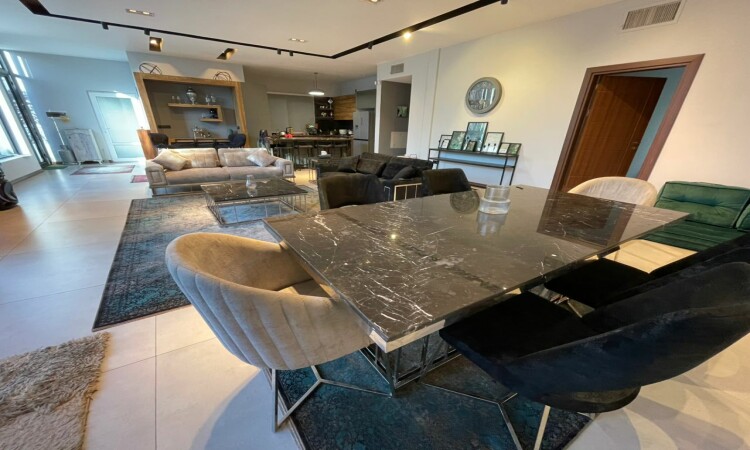 استئجار فيلا مع مسبح في سراي زاوي، طهراندشت