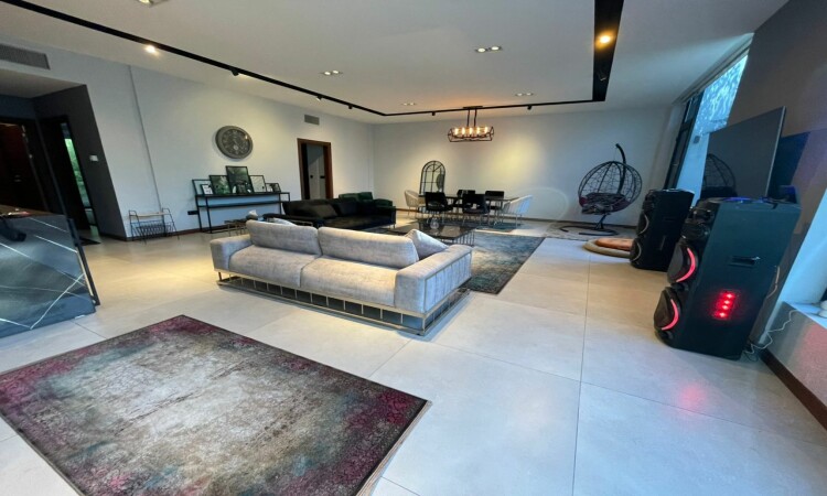 استئجار فيلا مع مسبح في سراي زاوي، طهراندشت