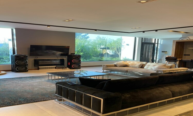 استئجار فيلا مع مسبح في سراي زاوي، طهراندشت