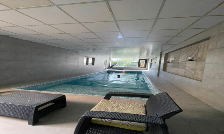 استئجار فيلا مع مسبح في سراي زاوي، طهراندشت