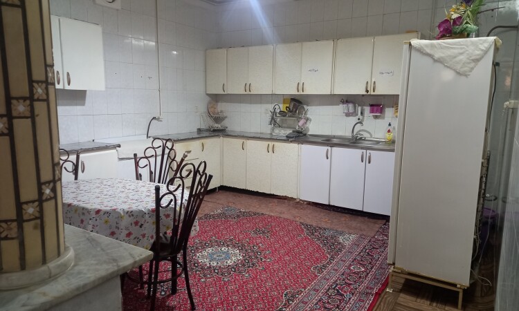 شقة للإيجار في نبز بحر 2