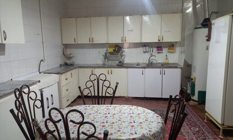 شقة للإيجار في نبز بحر 2