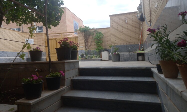 شقة للإيجار في نبز بحر 2