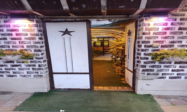 فيلا كلاسيكية حديثة للإيجار