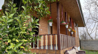 فيلا خشبية بغرفتي نوم للإيجار في جول ياس