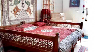 رزرو اقامتگاه بوم گردی هورشید (اتاق قلم کار)