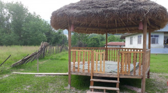 فيلا من غرفتي نوم للإيجار مع جناح خشبي