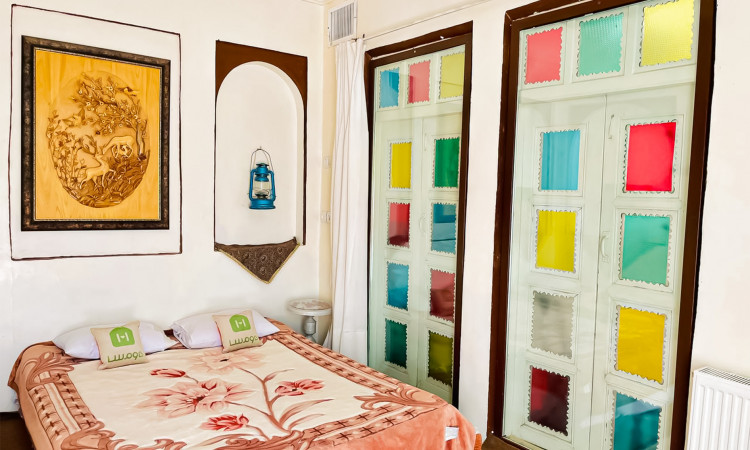 رزرو بوم گردی عمارت بانو - اتاق پهنا (باپارکینگ)