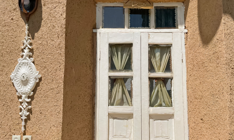 رزرو بوم گردی عمارت بانو - اتاق پهنا (باپارکینگ)