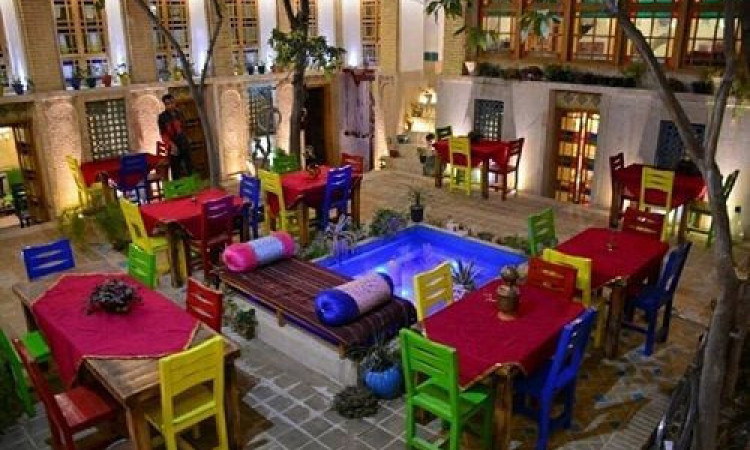 رزرو اقامتگاه بوم گردی عمارت‌هفت‌رنگ(لب آب)