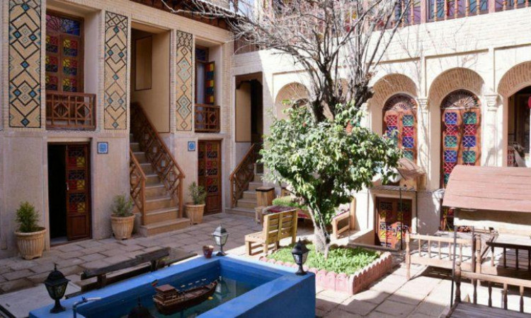 رزرو هتل سنتي نيايش (اتاق یک تخته)