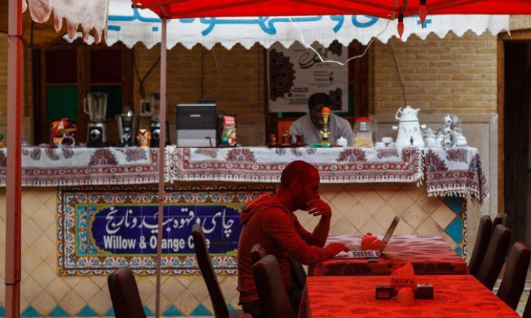 رزرو هتل سنتي نيايش (اتاق یک تخته)