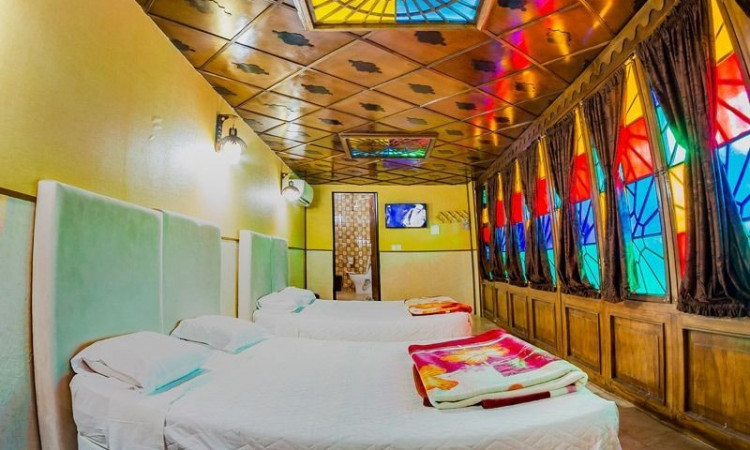 رزرو هتل سنتي نيايش (اتاق یک تخته)