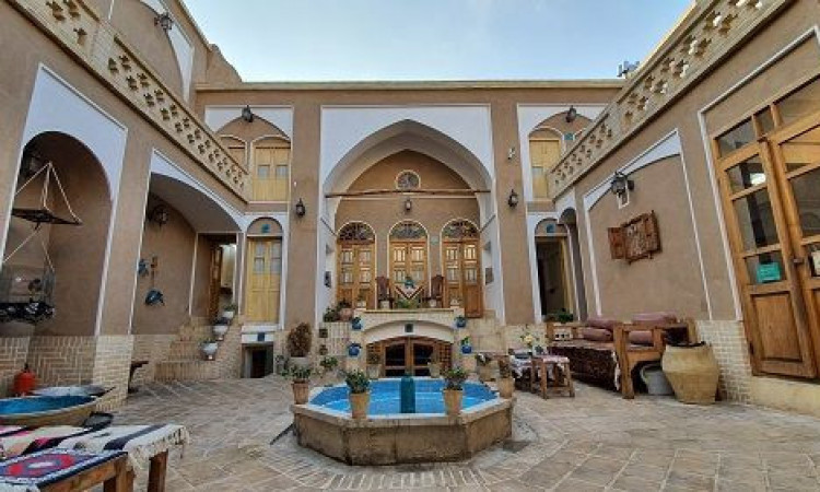 بوم‌گردی سرای سایه (پهلوی)