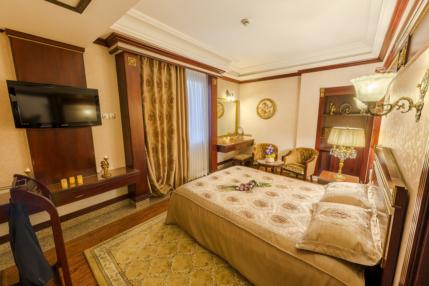 رزرو هتل قصر طلایی مشهد (سنیور سوئیت)