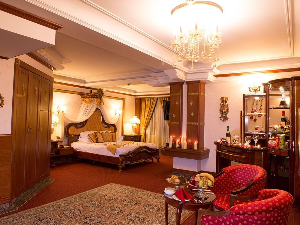 رزرو هتل قصر طلایی مشهد (پرنسس سوئیت)