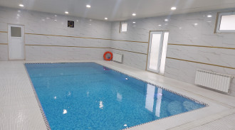 اجاره ویلا 3 خوابه استخردار ساحلی با جکوزی6 نفره بندرانزلی