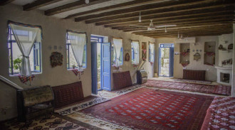 رزرو بوم‌گردی ساسنگ اتاق دورهمی