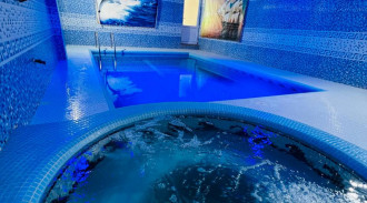 اجاره ویلا 4 خواب استخرابگرم سرپوشیده نیلگون