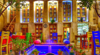 رزرو اقامتگاه بوم گردی عمارت‌هفت‌رنگ (اتاق شازده بیگم)