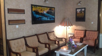 مهمانپذیر ابریشم اتاق سه تخته