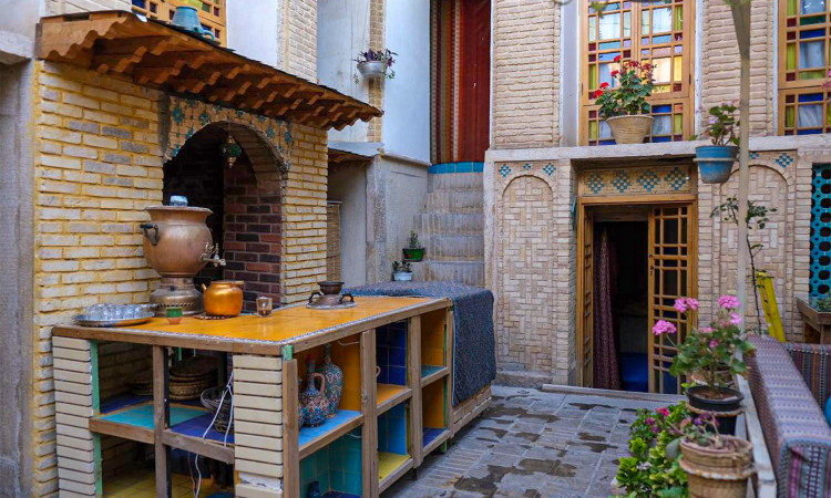 رزرو اقامتگاه بوم گردی هفت‌ رنگ (درب شازده)