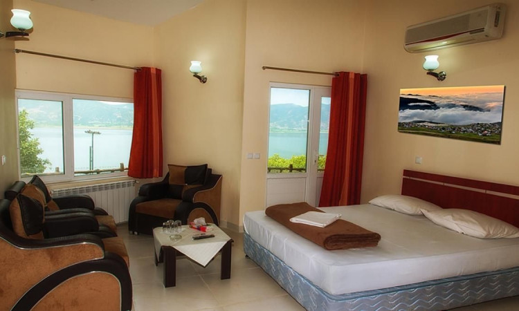 هتل جهانگردی مریوان (سه تخته رو به دریا)