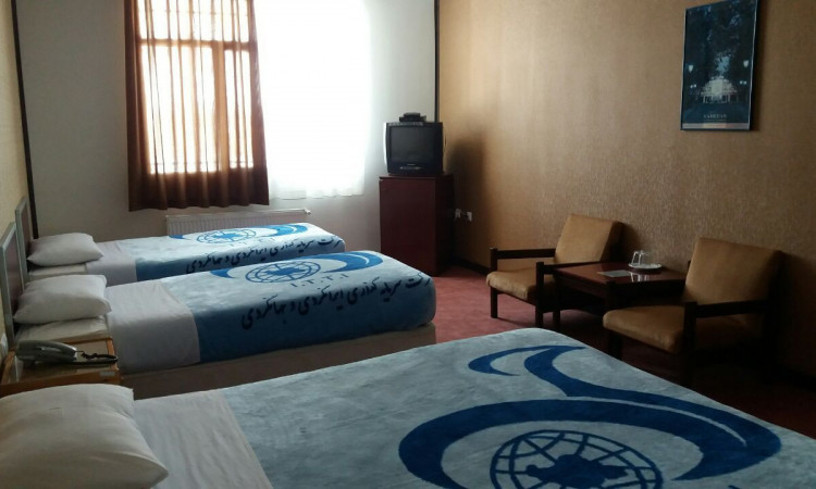 هتل جهانگردی علیصدر - اتاق سه تخته