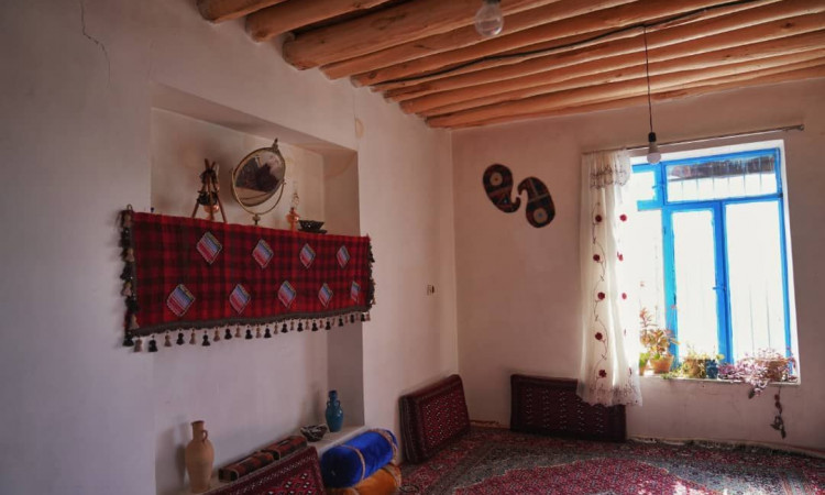 رزرو بوم گردی هه ساره اتاق نقلی