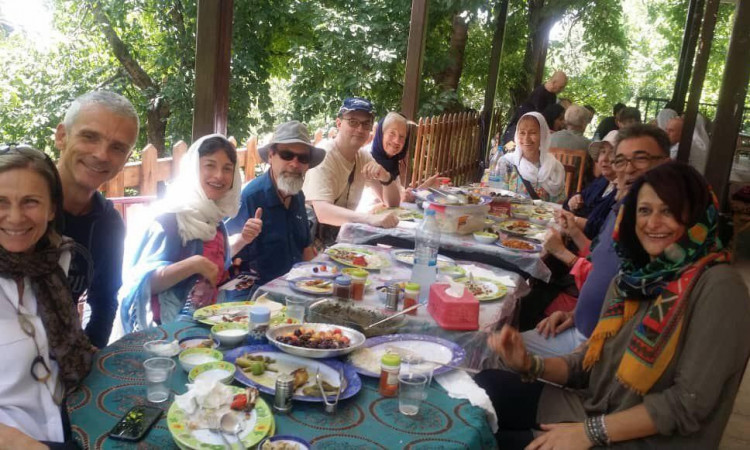 رزرو بوم گردی قلعه الموت اتاق سه تخته