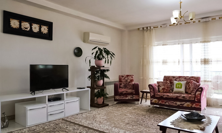 اجاره آپارتمان ساحلی نوساز‌ با استخر وجکوزی رو به دریا
