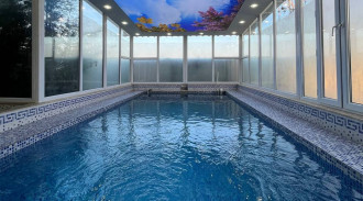 فيلا للإيجار مع مسبح داخلي سبا في تلش