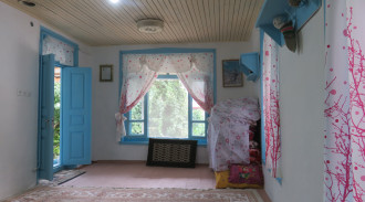 رزرو بوم‌گردی بام‌های سفالی (گیسوم)