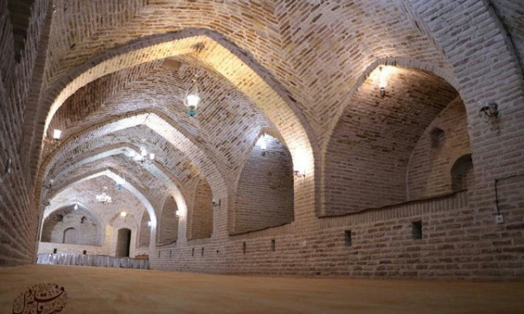بومگردی ده‌نمک سه تخته ویژه