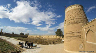 بوم‌گردی خانه باغ شاکر (برج)