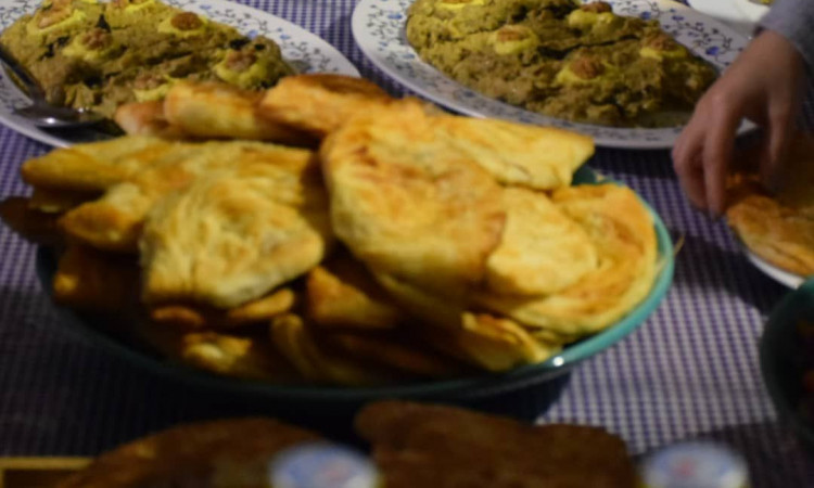 بومگردی ابریشم اتاق چهار تا شش نفره