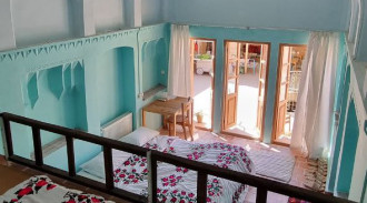 اقامتگاه و موزه عروسک و اسباب بازی اتاق 2)