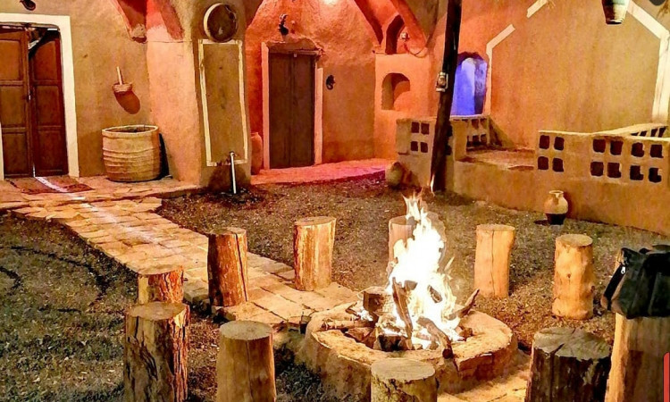 رزرو اقامتگاه بوم‌گردی شب نشین انارک (اتاق بزرگ)