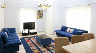 شقة مؤثثة من غرفتي نوم للإيجار في صدف