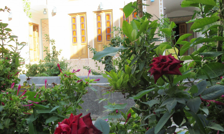اتاق دوتخته دبا فروغ(زیرزمین)