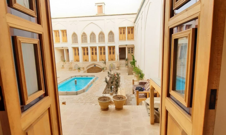 رزرو اقامتگاه سنتی سرای دیبا (اتاق 103)